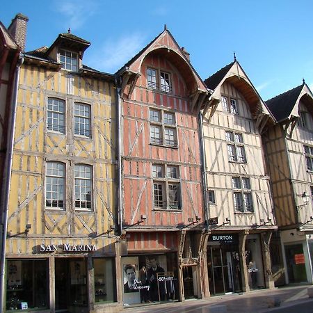 Bel Appartement Coeur De Ville Troyes Exterior photo