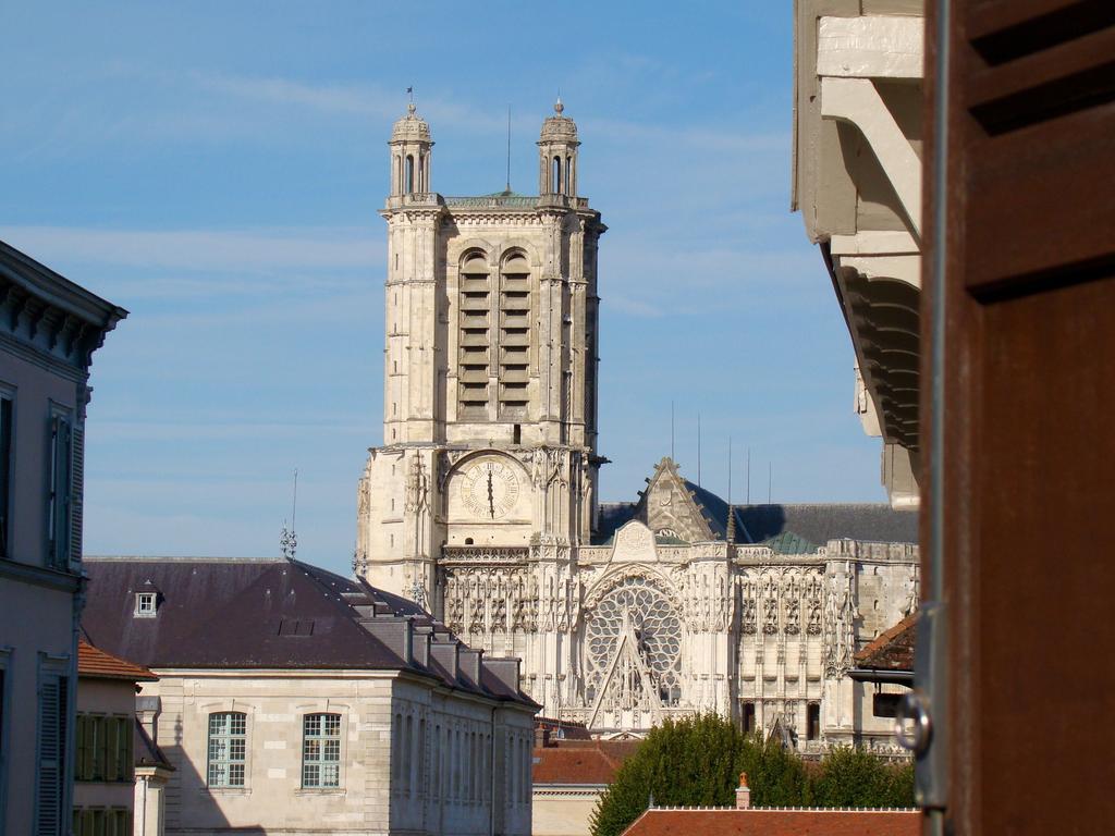 Bel Appartement Coeur De Ville Troyes Room photo